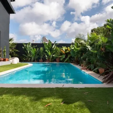 Апартаменти Luxury Villa With Private Pool *